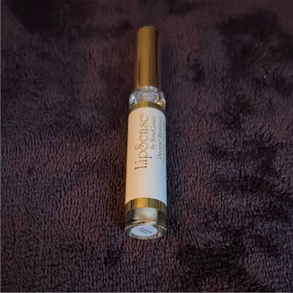 (15). LIPSENSE OOPS REMOVER’S